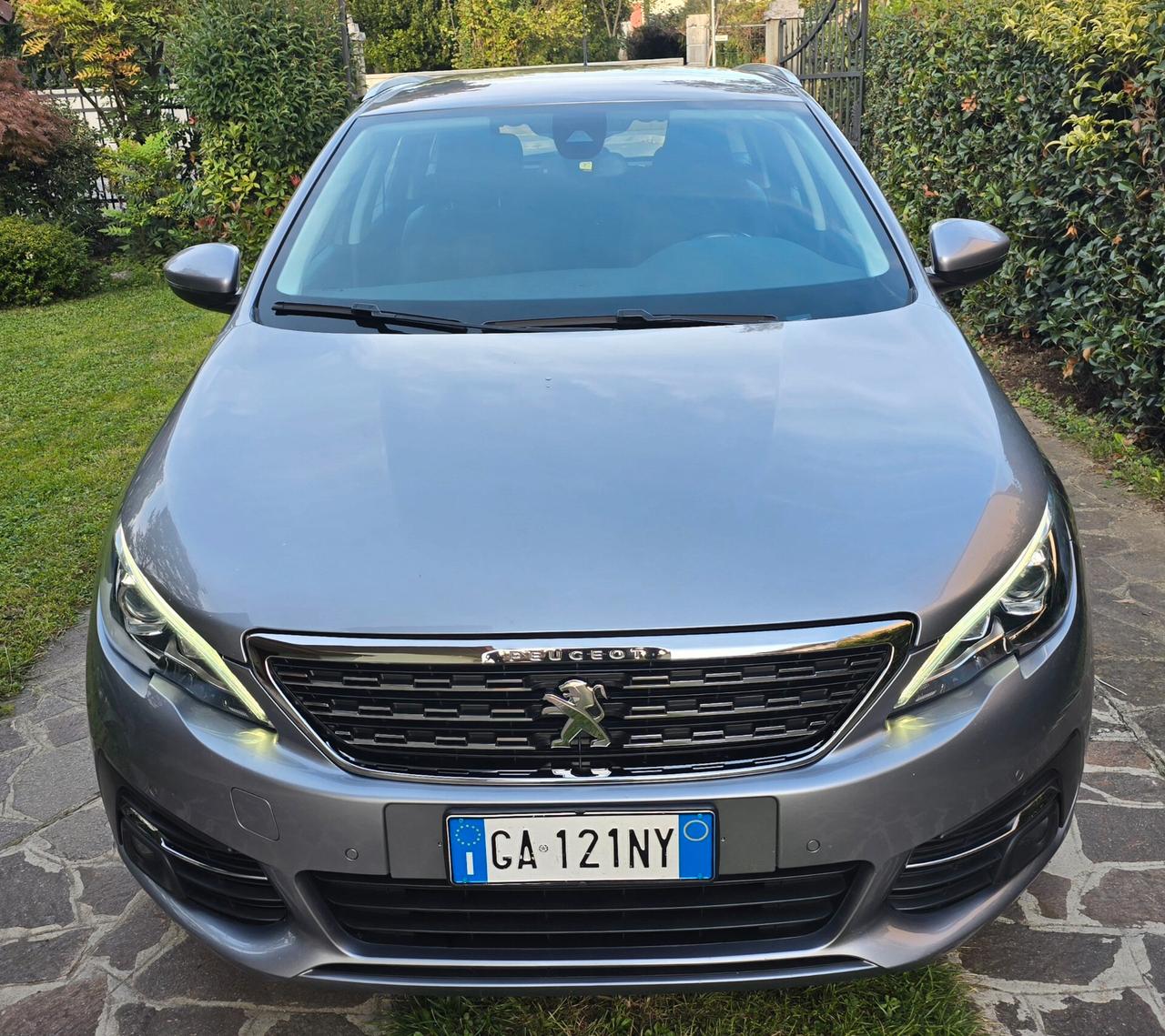 Peugeot 308 BlueHDi 130 S&S EAT8 SW Allure