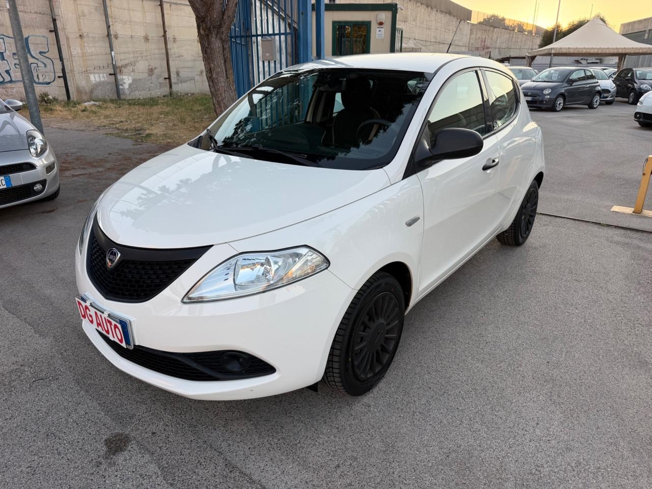 Lancia Ypsilon 1.2 benzina 69 cv 2019 87.000 km