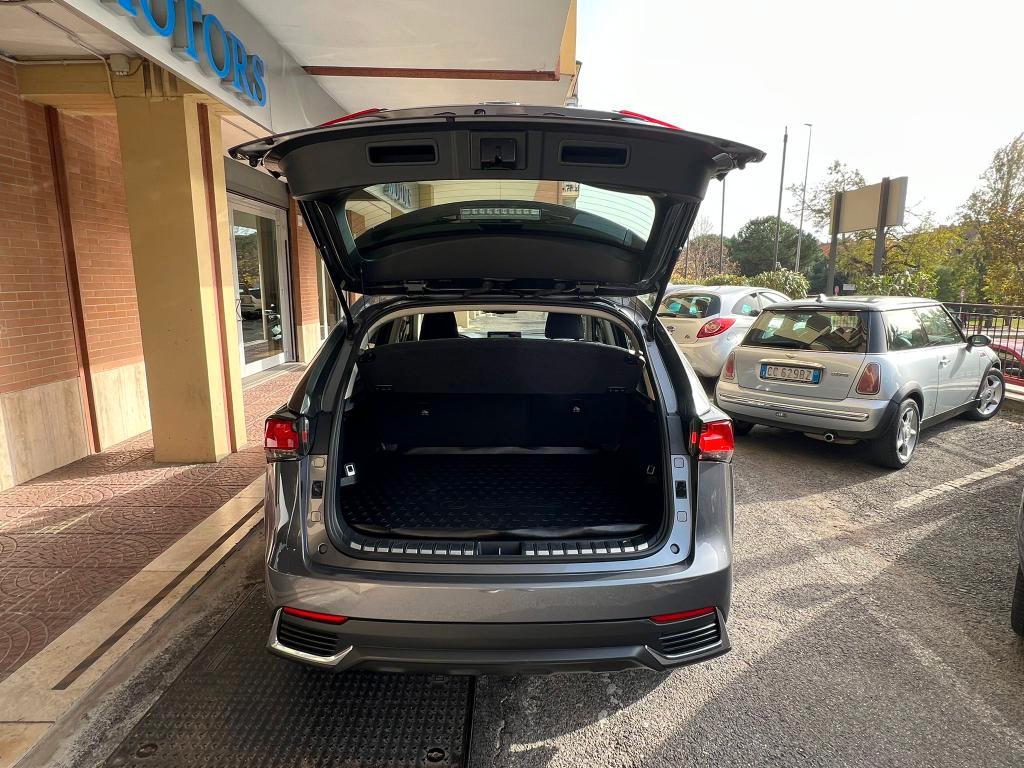 Lexus NX 300h 2.5 Business 4wd cvt