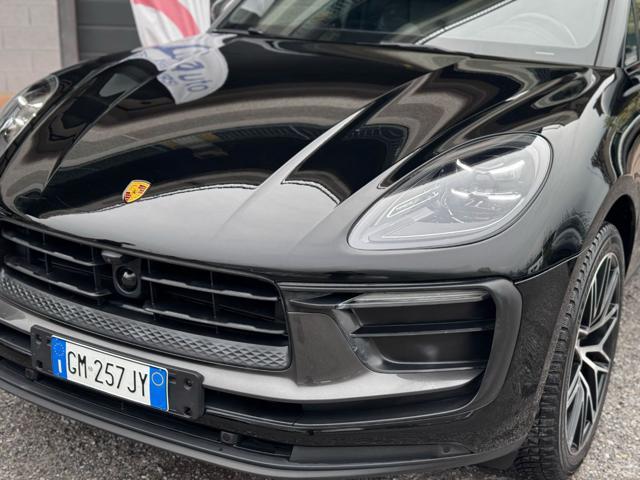 PORSCHE Macan 2.0 T Panorama Sport Chrono IVA Esposta