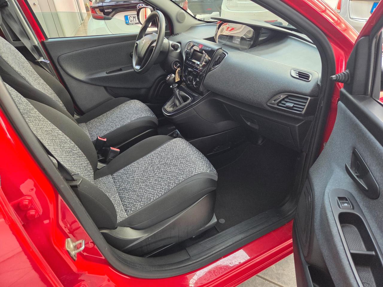 Lancia Ypsilon 1.2 69 CV 5 porte Elefantino-Uniproprietaria