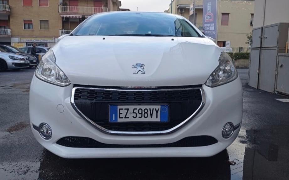 Peugeot 208 1.4 HDi 68 CV 5 porte Allure
