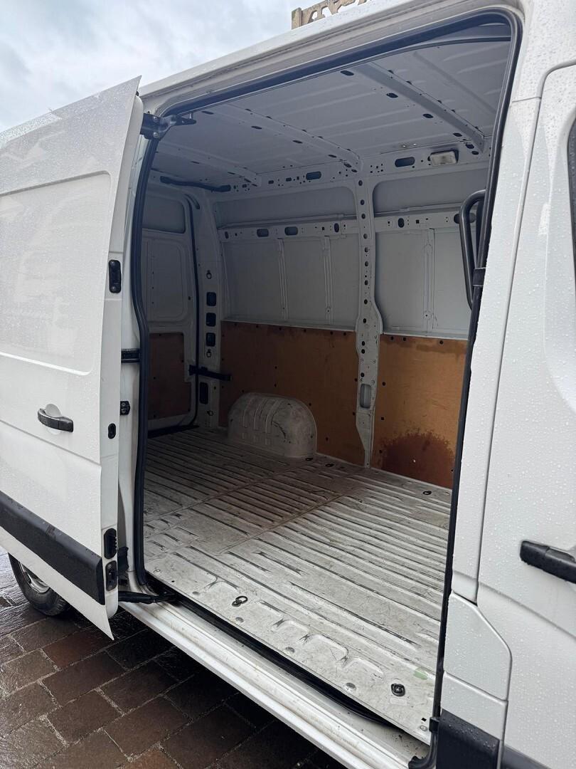 RENAULT Master T35 2.3 dCi 135CV PM-TM