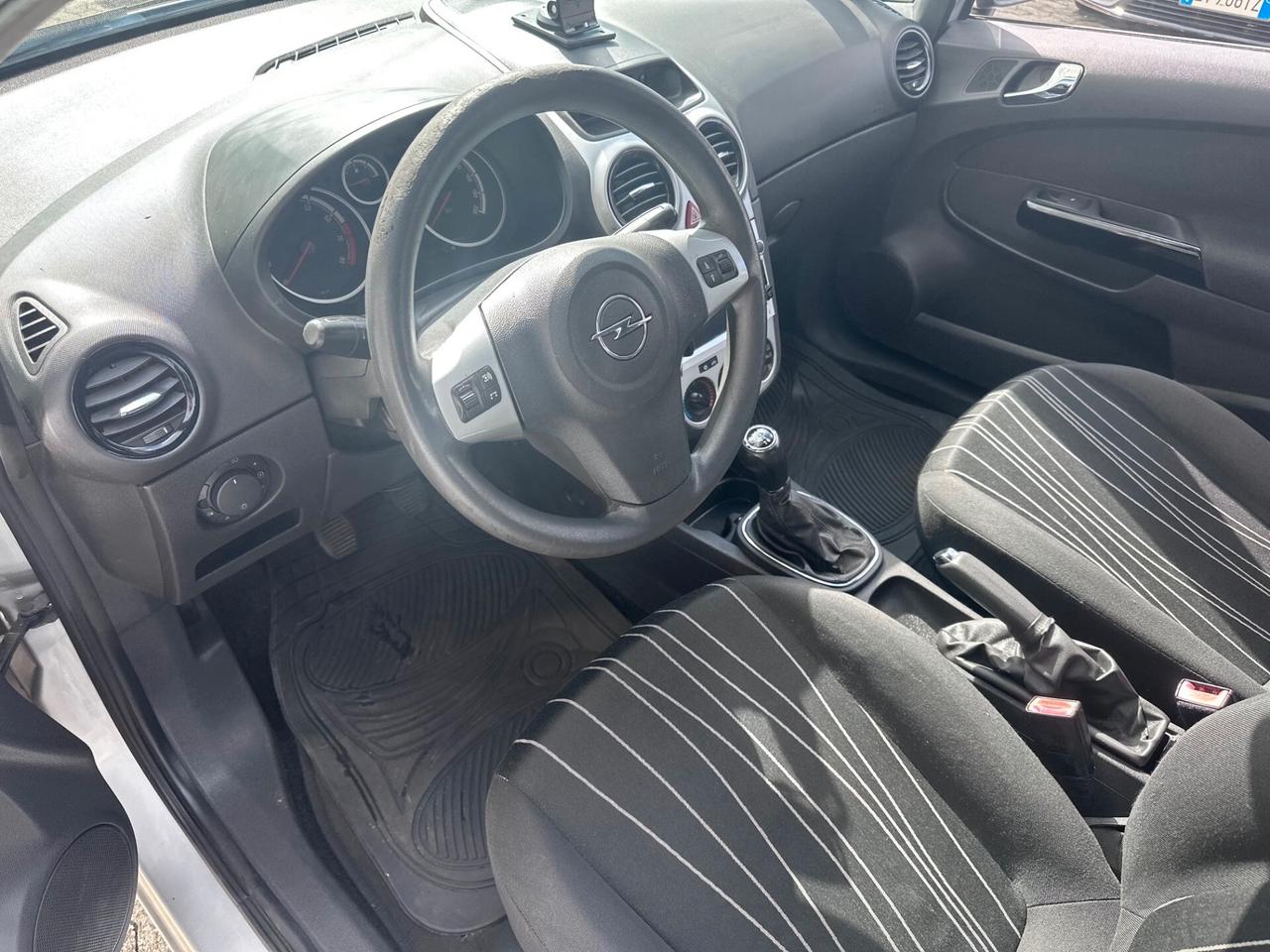 Opel Corsa 1.2 3 porte Club