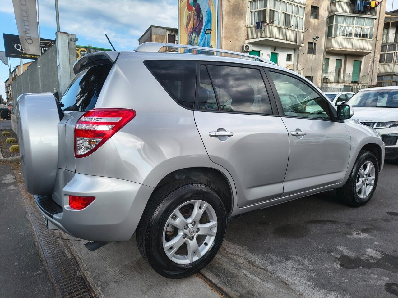 TOYOTA RAV4 2.2 DIESEL MODELLO LUXURY ANNO 2009