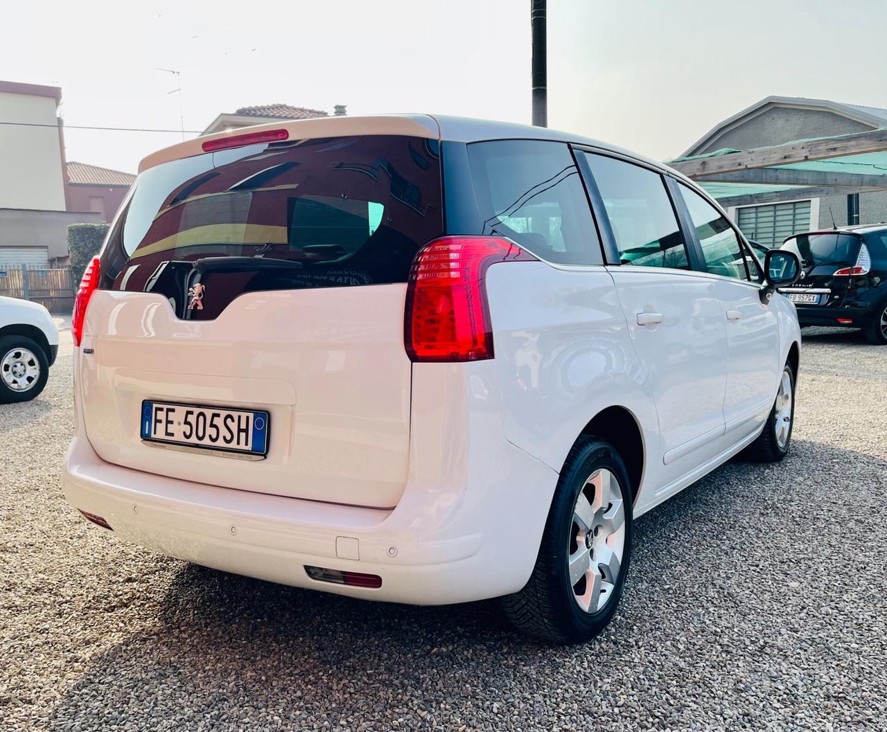 Peugeot 5008 BlueHDi 120 S&S Allure