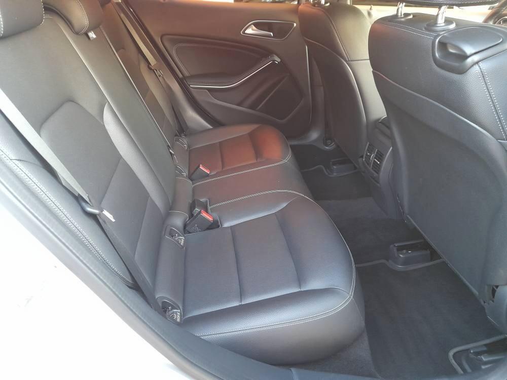 MERCEDES GLA 180 D SPORT