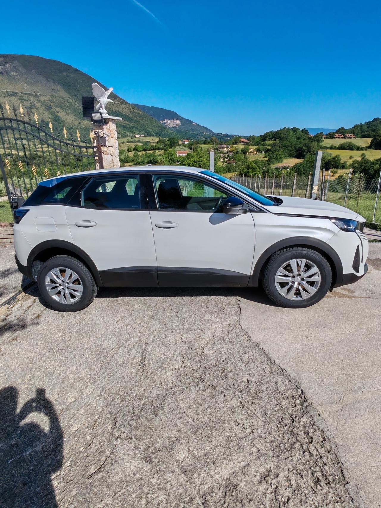 Scopri la PEUGEOT 3008 diesel automatica