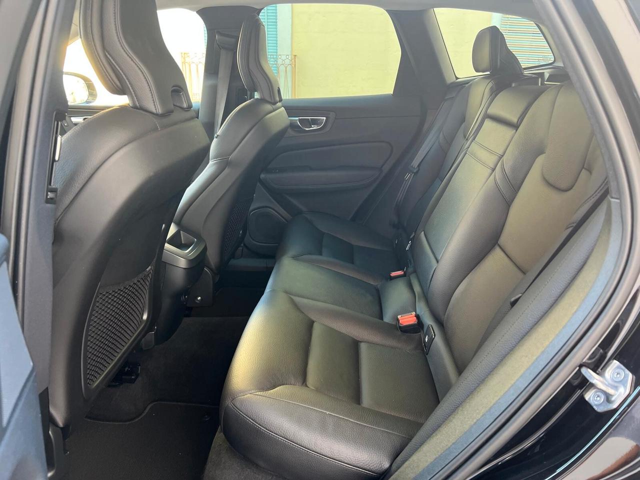 VOLVO XC60 INSCRIPTION 2.0 MHEV AWD 197CV PELLE NAVI CAM ANNO 2021