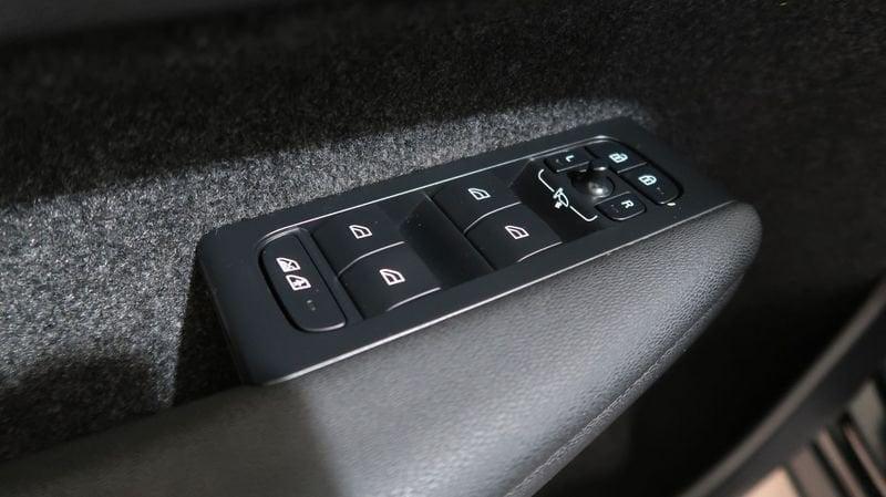Volvo XC40 Recharge T4 Recharge Plug-in auto Essential