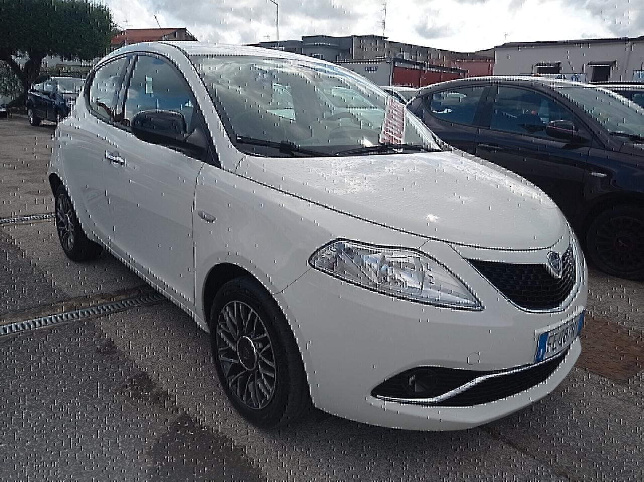 Lancia Ypsilon 1.3 MJT 95 CV 5 porte S&S Gold