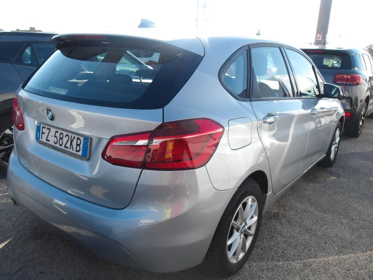 Bmw 216d Active Tourer *TETTO APR.* da VETRINA