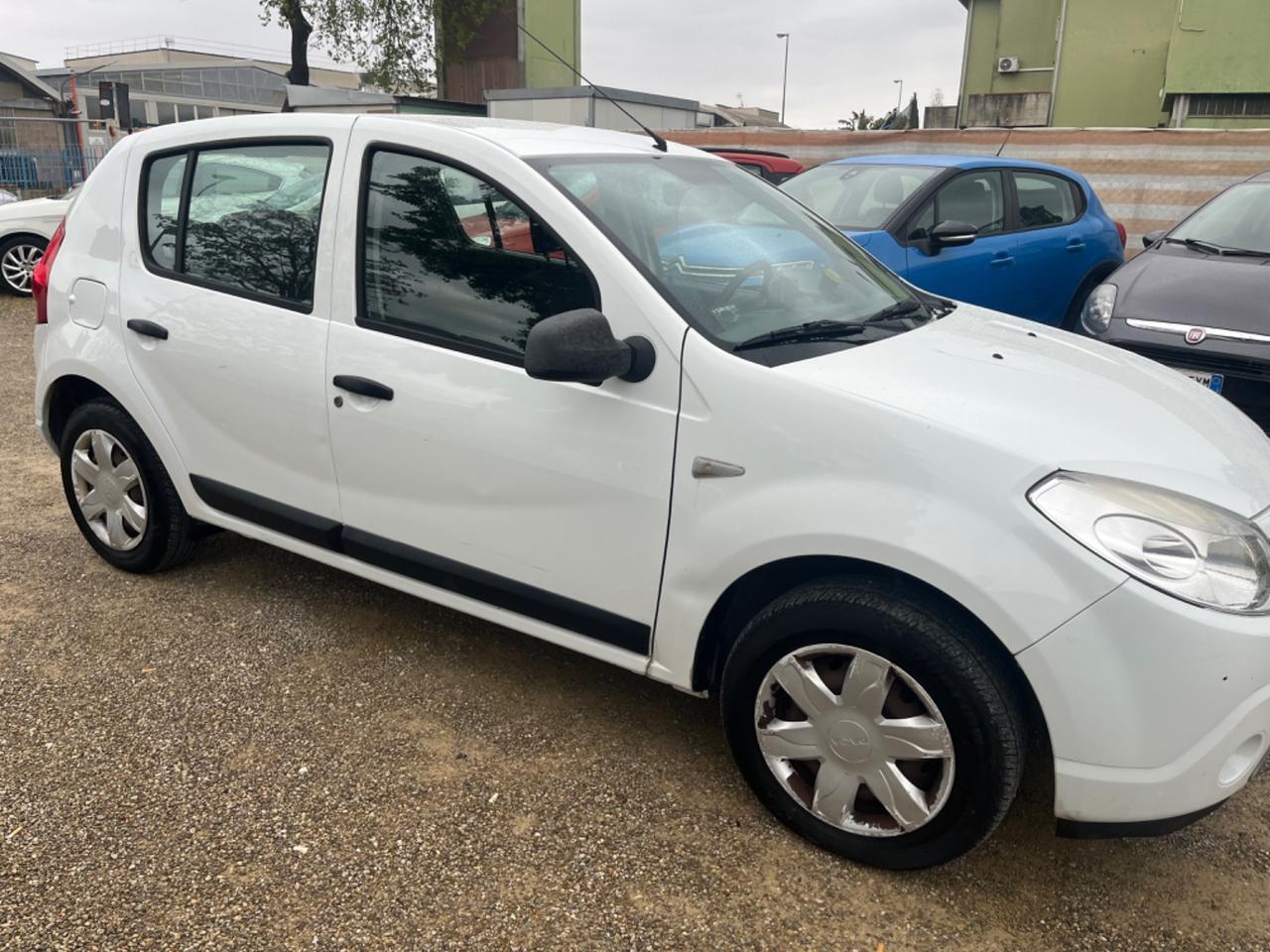 Dacia Sandero 1.2 16V Lauréate 2011 121.000 KM