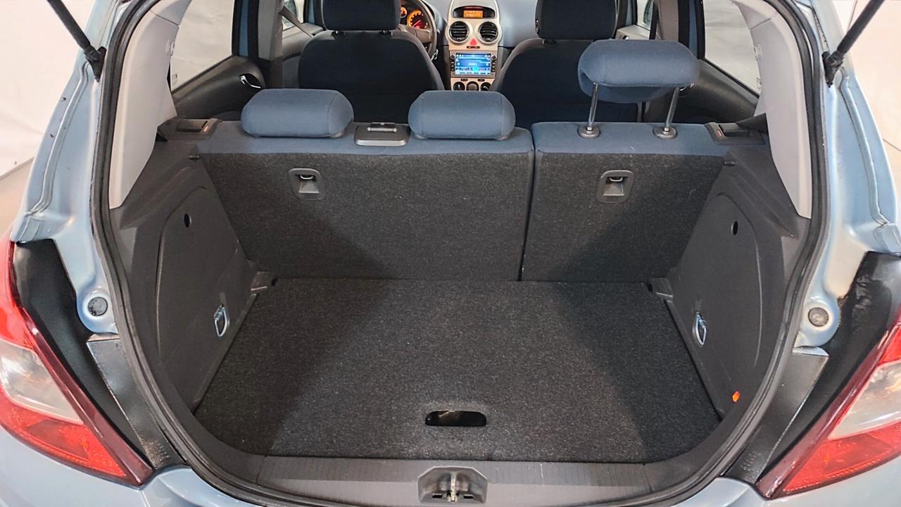 Opel Corsa 1.2 5 porte Cosmo