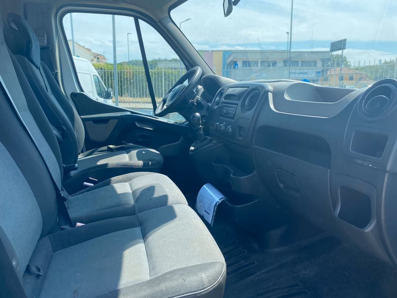 Nissan NV400 35 2.3 dCi 125CV PL Cabinato