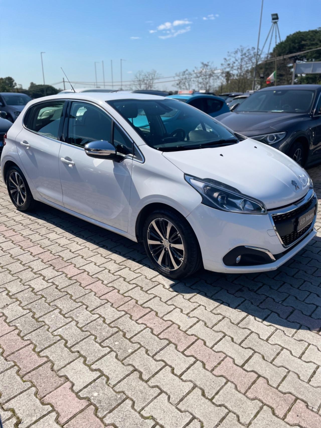 Peugeot 208 PureTech 82 5 porte Allure