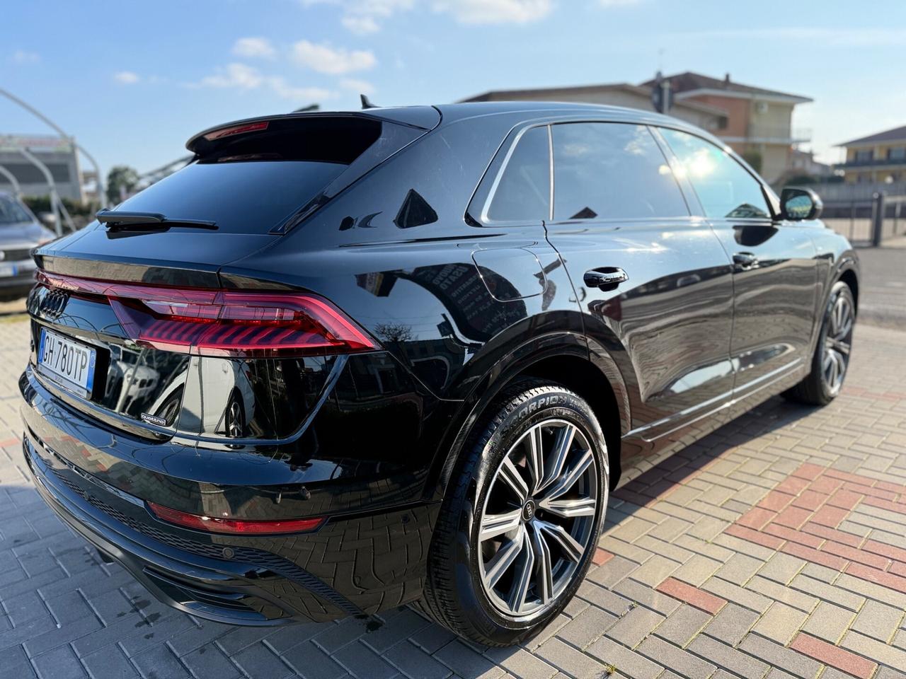 Audi Q8 45 TDI 231CV quattro S-LINE IVA ESPOSTA