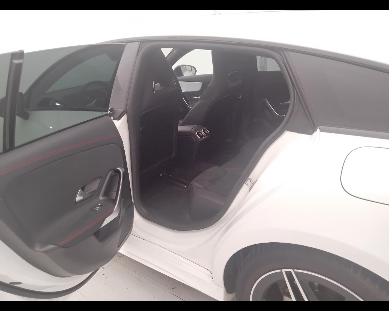 Mercedes-Benz CLA Sh.Brake - X118 - CLA Shooting Brake 200 d Premium auto