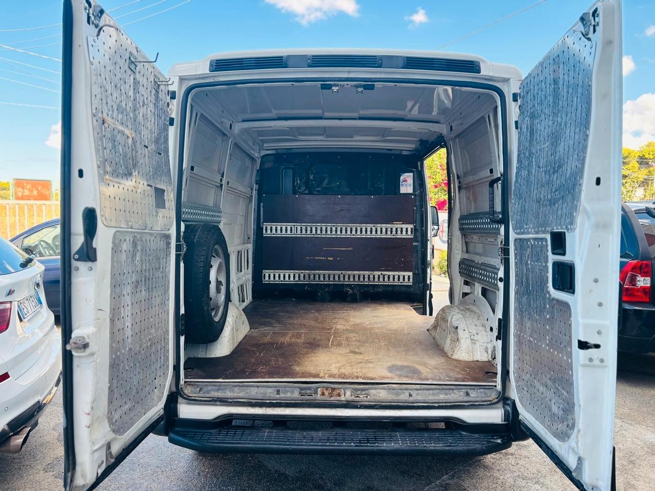 IVECO DAILY MINI VAN
