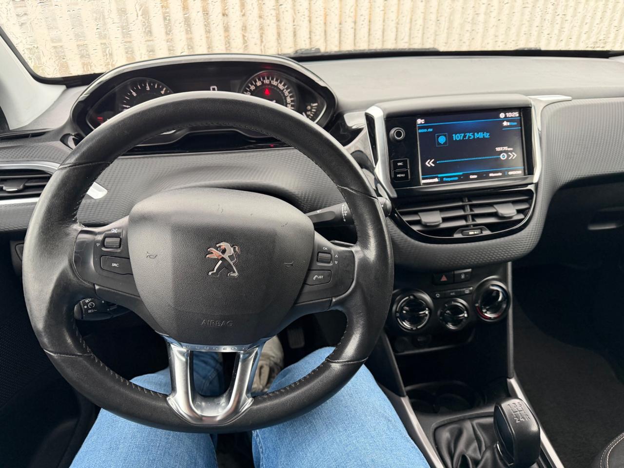 Peugeot 2008 BlueHDi 100 S&S Black Matt