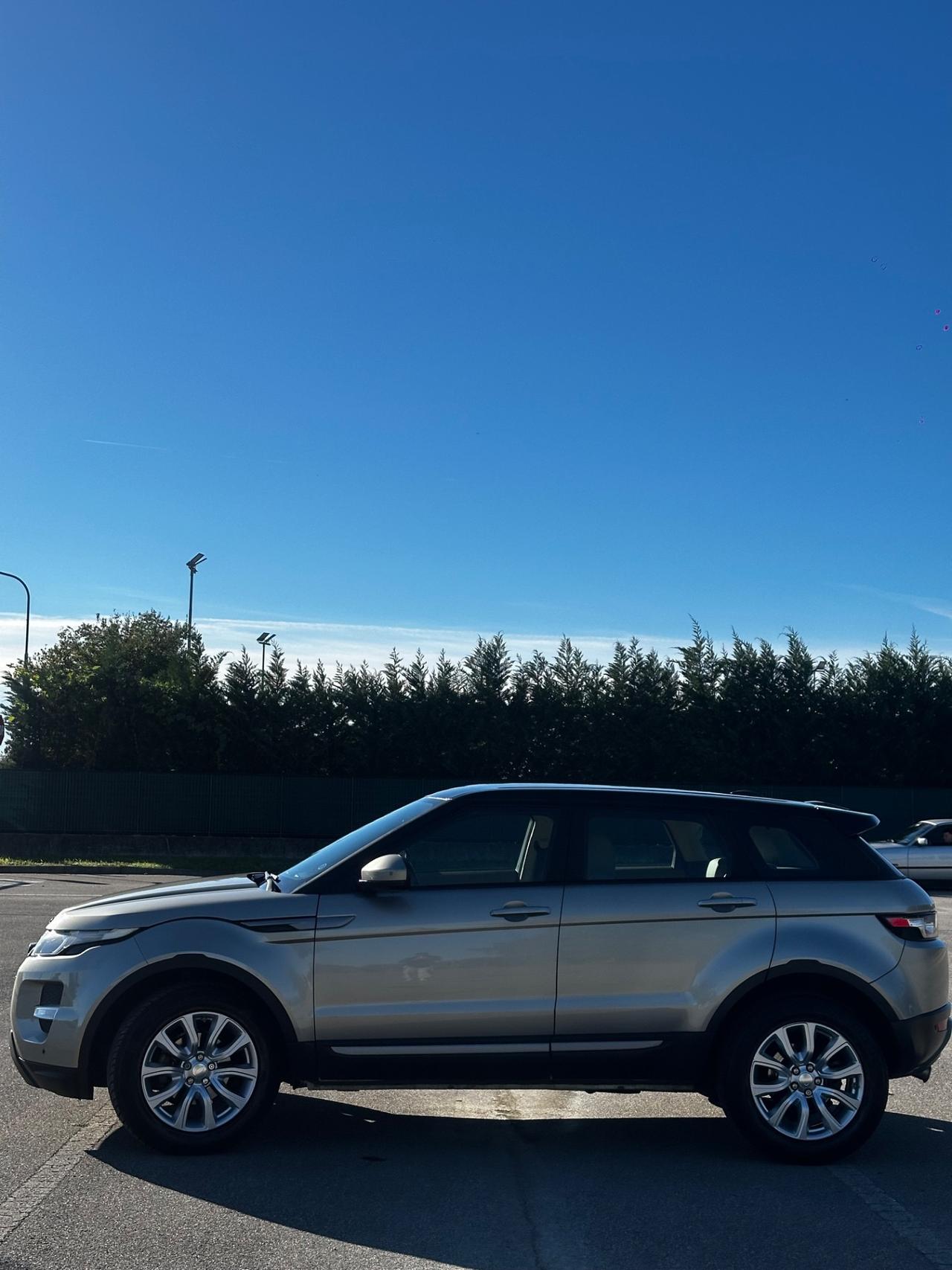 Land Rover Range Evoque 2.2 TD4 5p. Pure Tech Pack