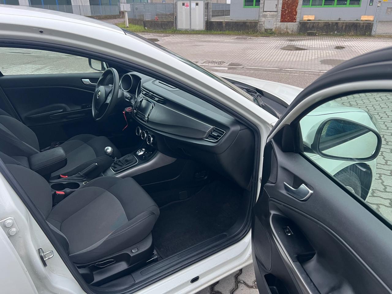 Alfa Romeo Giulietta 1.6 JTDm-2 105 CV Distinctive