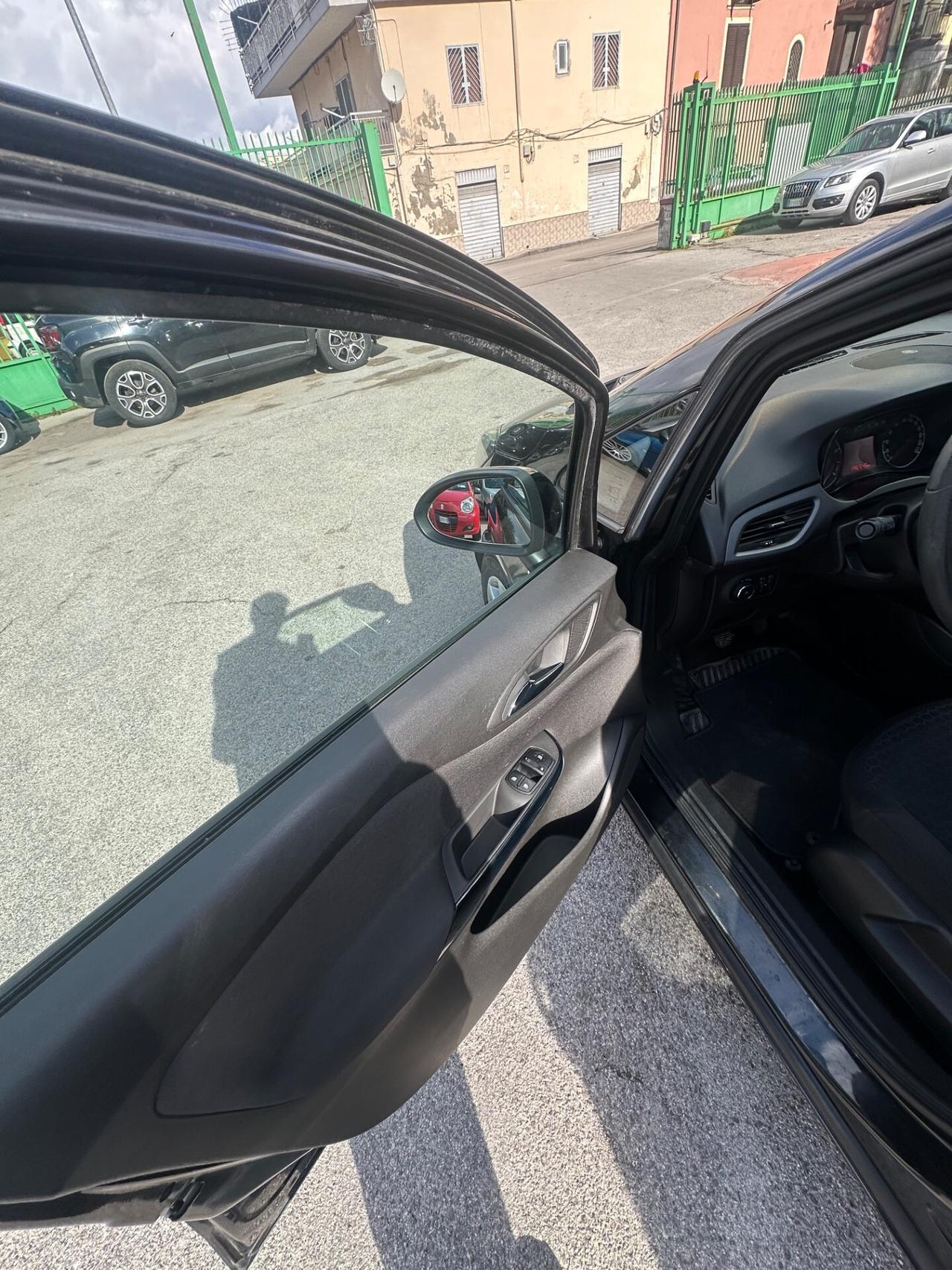 Opel Corsa 1.4 90CV GPL Tech 5 porte b-Color