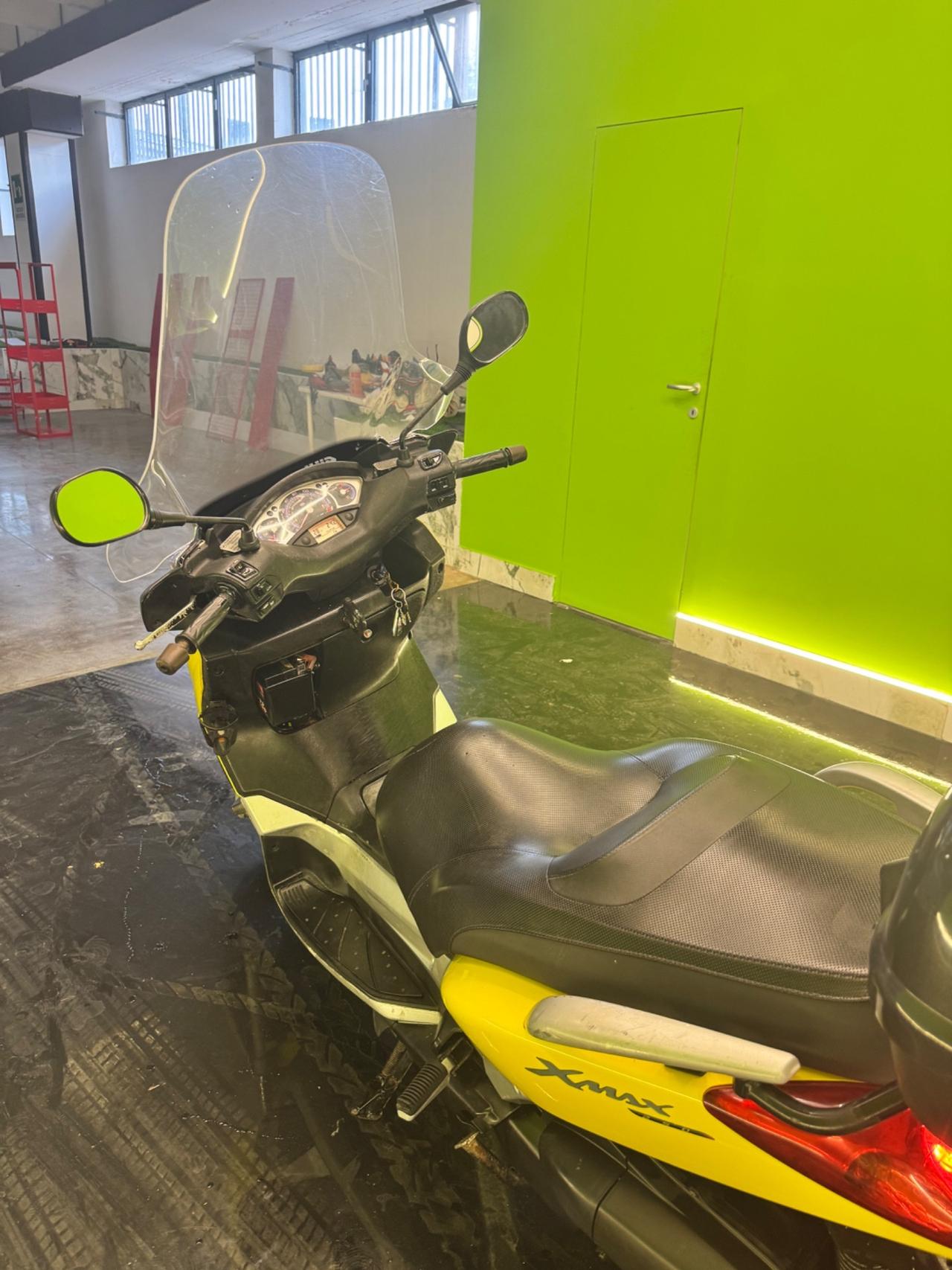 Yamaha X-Max 250