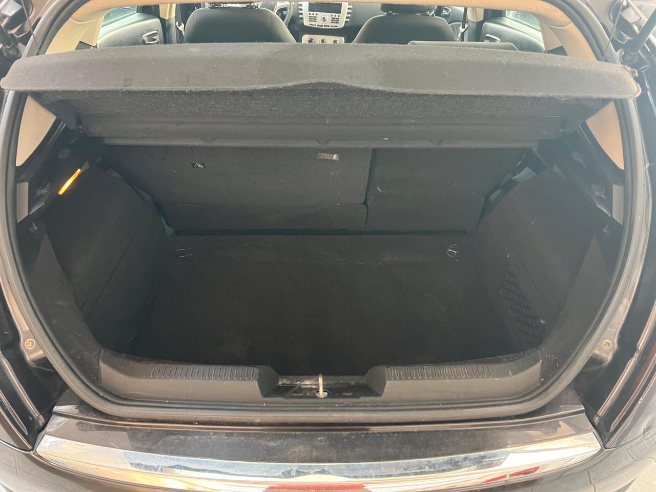 Lancia Delta 1.6 MJT DPF Gold - UNIPROP