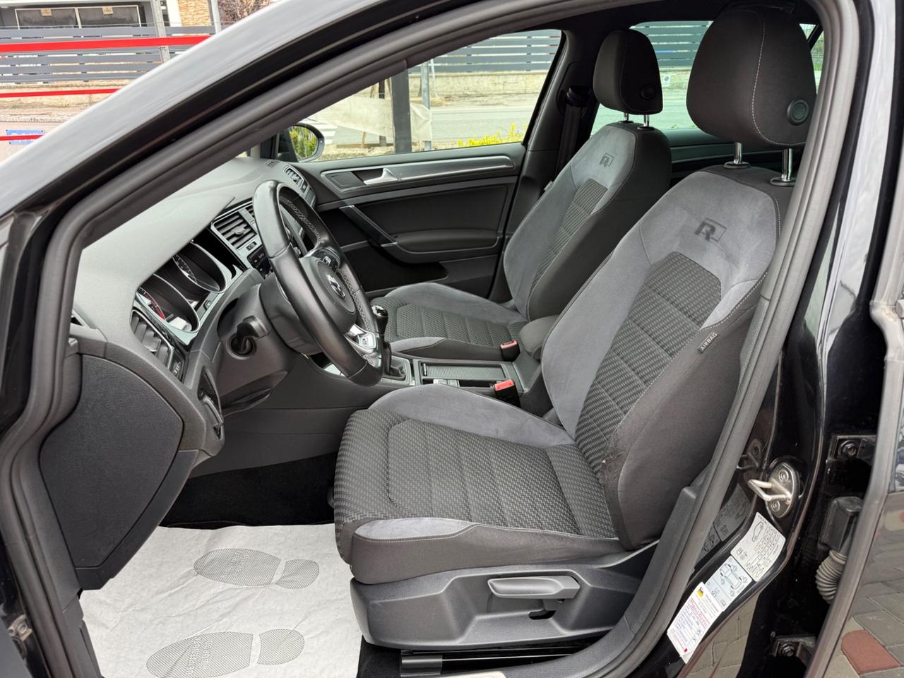 Volkswagen Golf 1.4 TSI 125 CV 5p. Sport R-LINE NEOPATENTATI