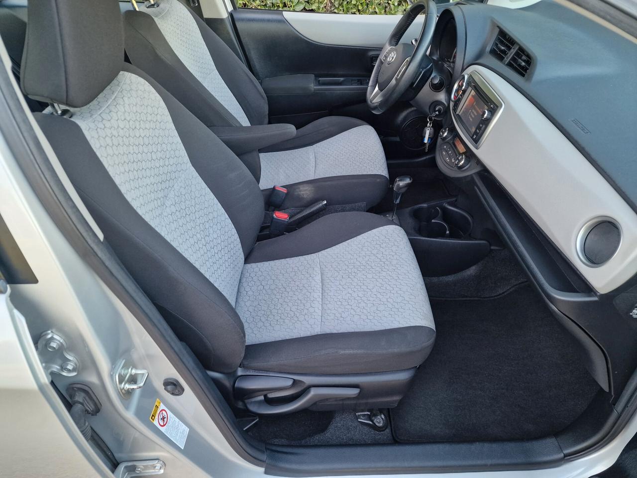 Toyota Yaris 1.3 5p Lounge CVT