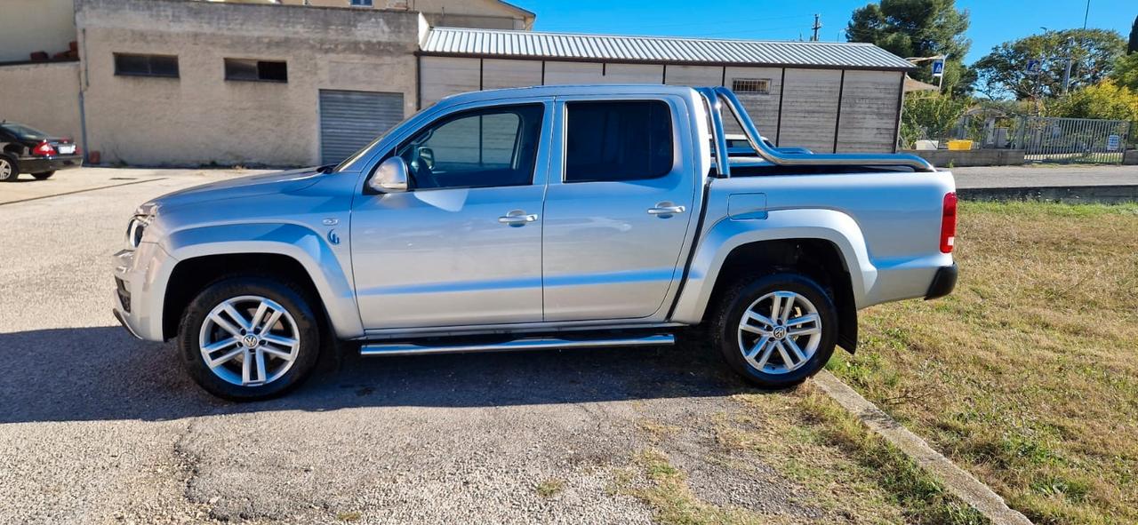 Volkswagen Amarok 3.0 V6 TDI 4MOTION BMT permanente aut. DC Highline