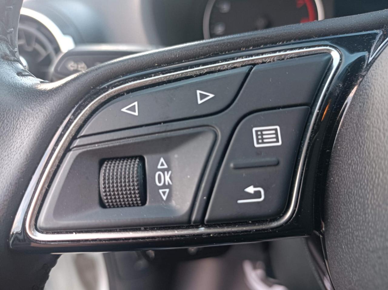 Audi Q2 30 TFSI Business