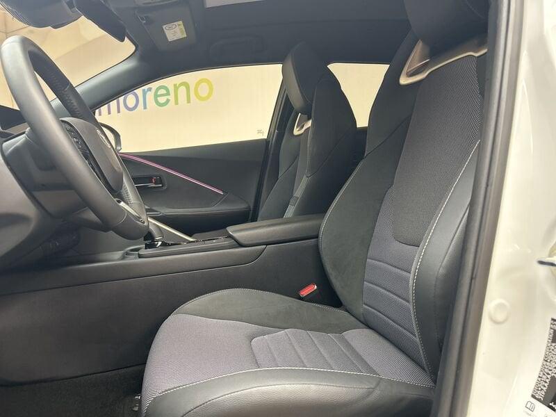 Toyota C-HR 1.8 hv Lounge fwd e-cvt