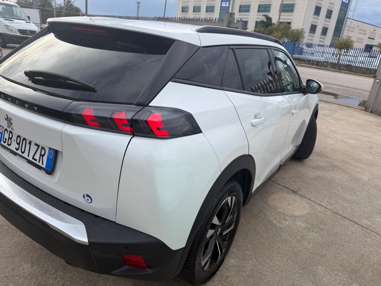 Peugeot 2008 PureTech 100 S&S Allure