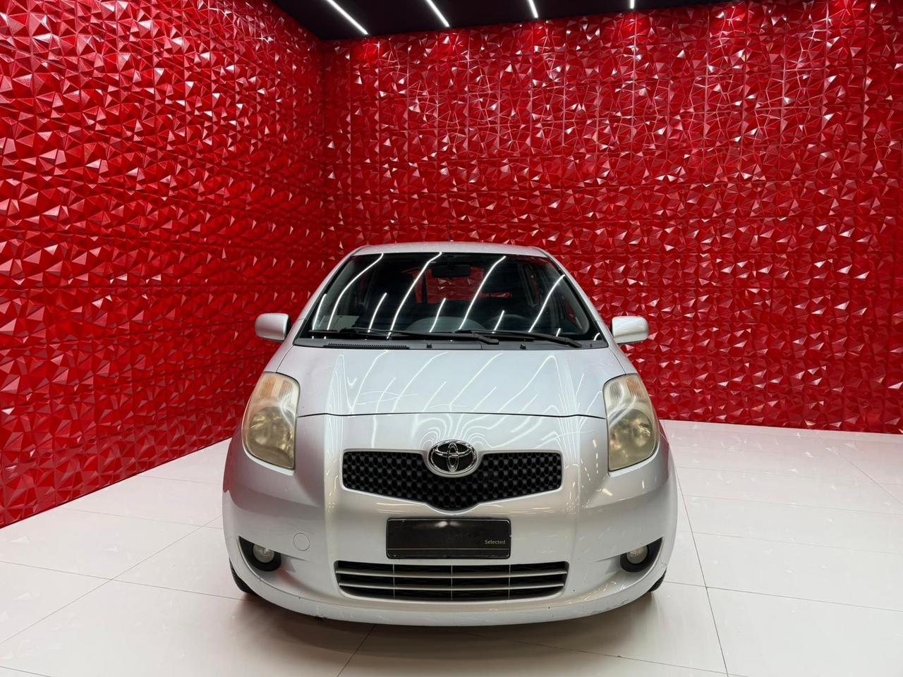 Toyota Yaris 1.0 5 porte Sol OK NEOPATENTATI