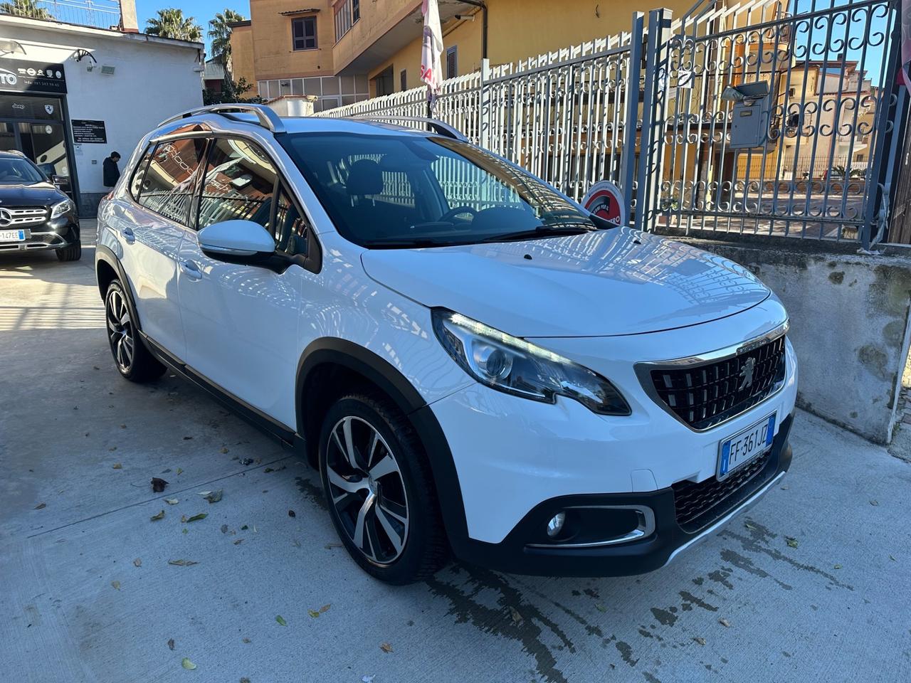 Peugeot 2008 BlueHDi 100 Allure
