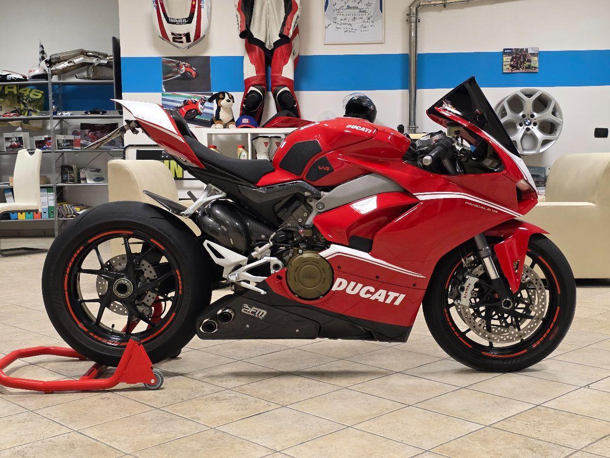 DUCATI PANIGALE V4 CON SCARICO DESMO OK