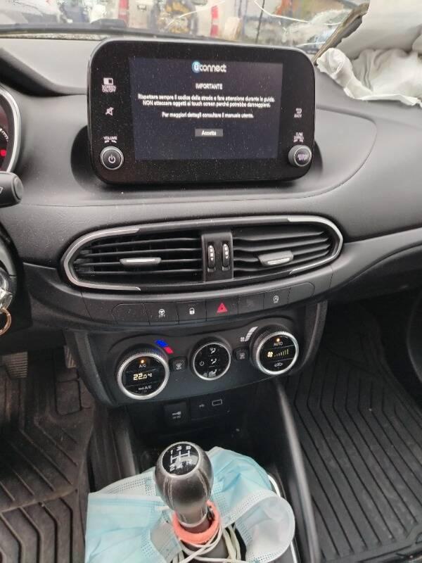 Fiat Tipo 1.0 Cross 100cv