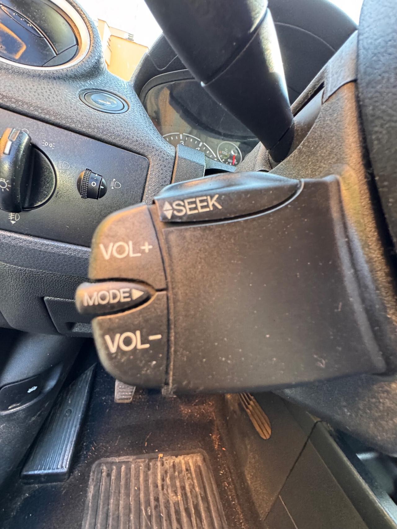 Ford Fiesta 1.4 16V 5p. Ghia