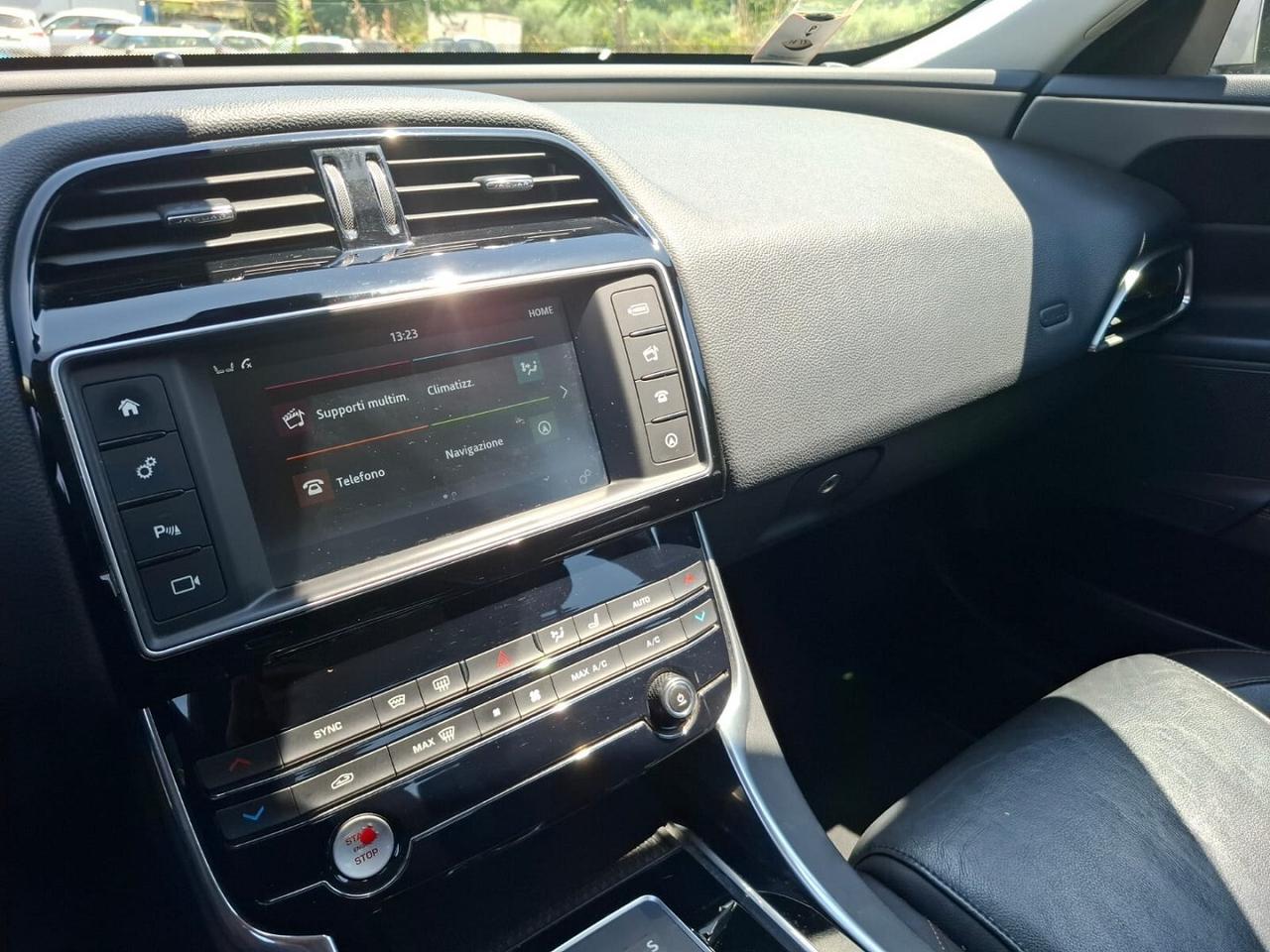 JAGUAR XE 2.0 D TURBO SINISTRATA MARCIANTE