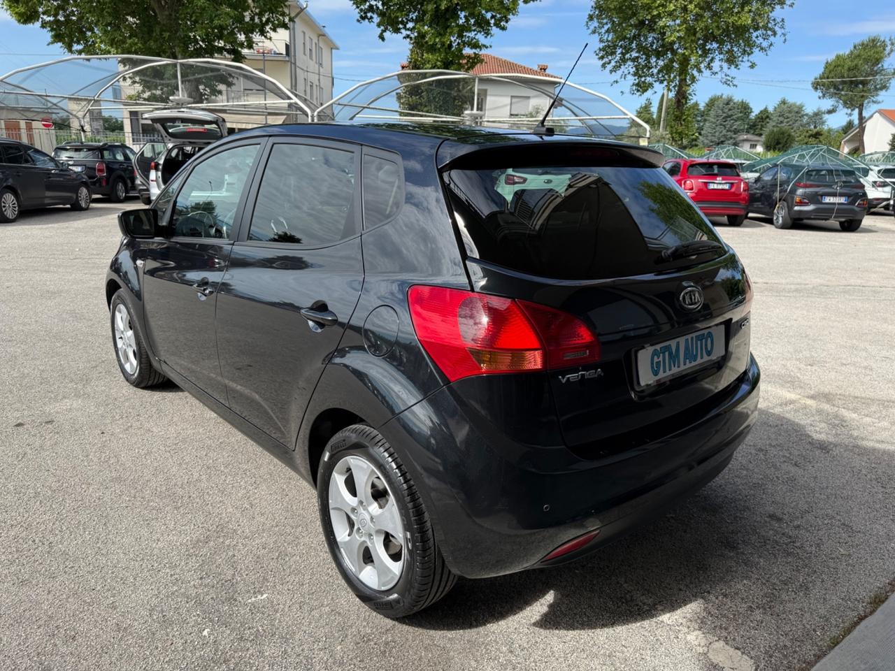Kia Venga 1.4 CRDi 90CV - Neopatentati
