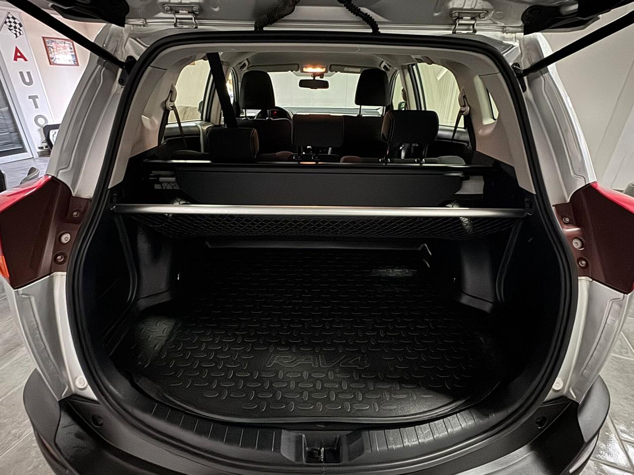 Toyota RAV4 2.0 D-4D 2WD 20°Anniversario