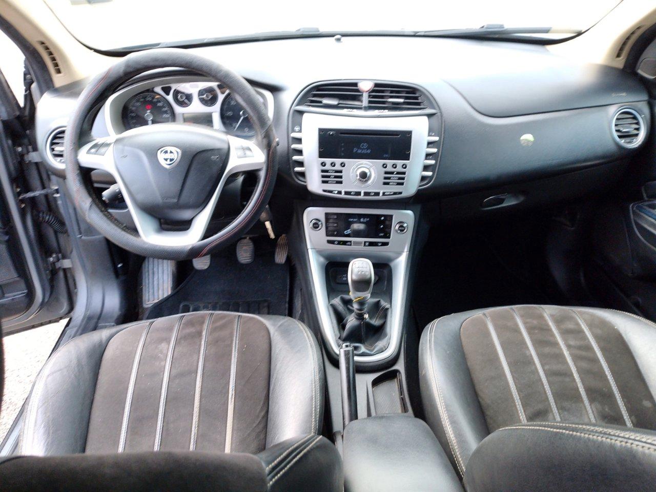 Lancia Delta 1.6 mjt Silver 105cv