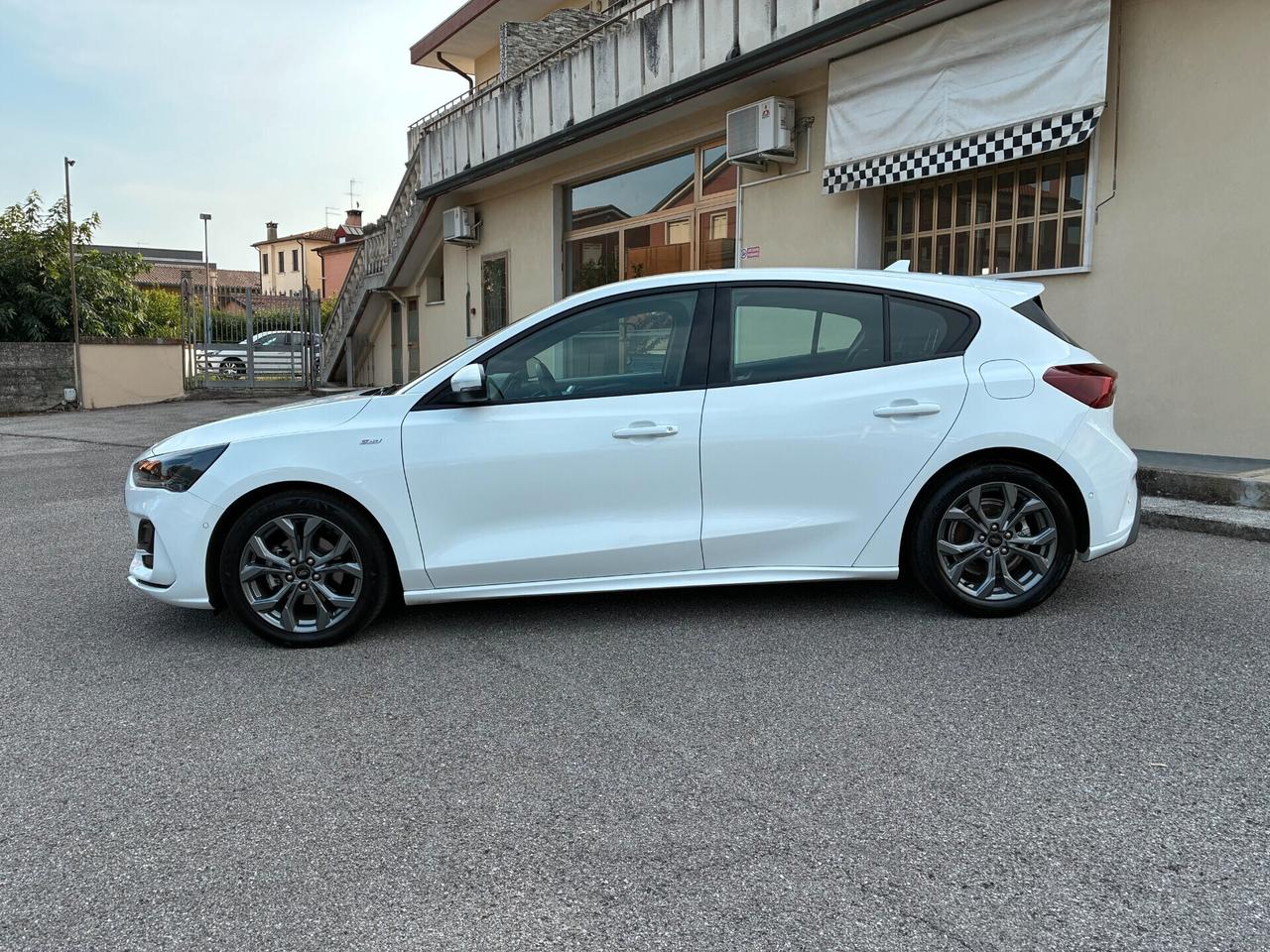 Ford Focus 1.0 Hybrid 125 CV Powershift ST-LINE