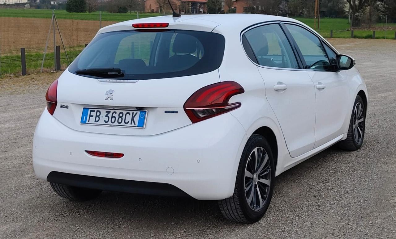 Peugeot 208 1.4 HDi 68 CV 5 porte Allure