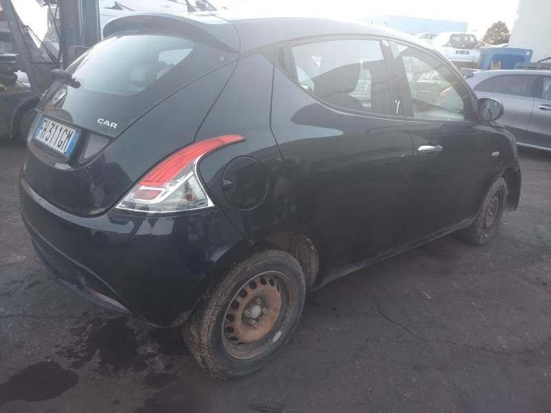 Lancia Ypsilon 1.3 MJT 16V 95 CV 5 porte S&S Silver