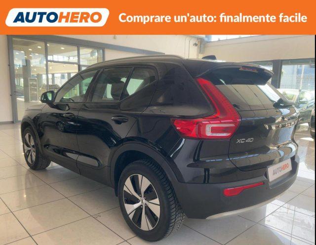 VOLVO XC40 T2 Geartronic Momentum Pro
