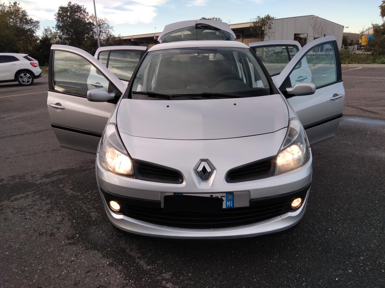 Renault Clio 1.2 16V 75cv 5 porte Luxe x neopatentati