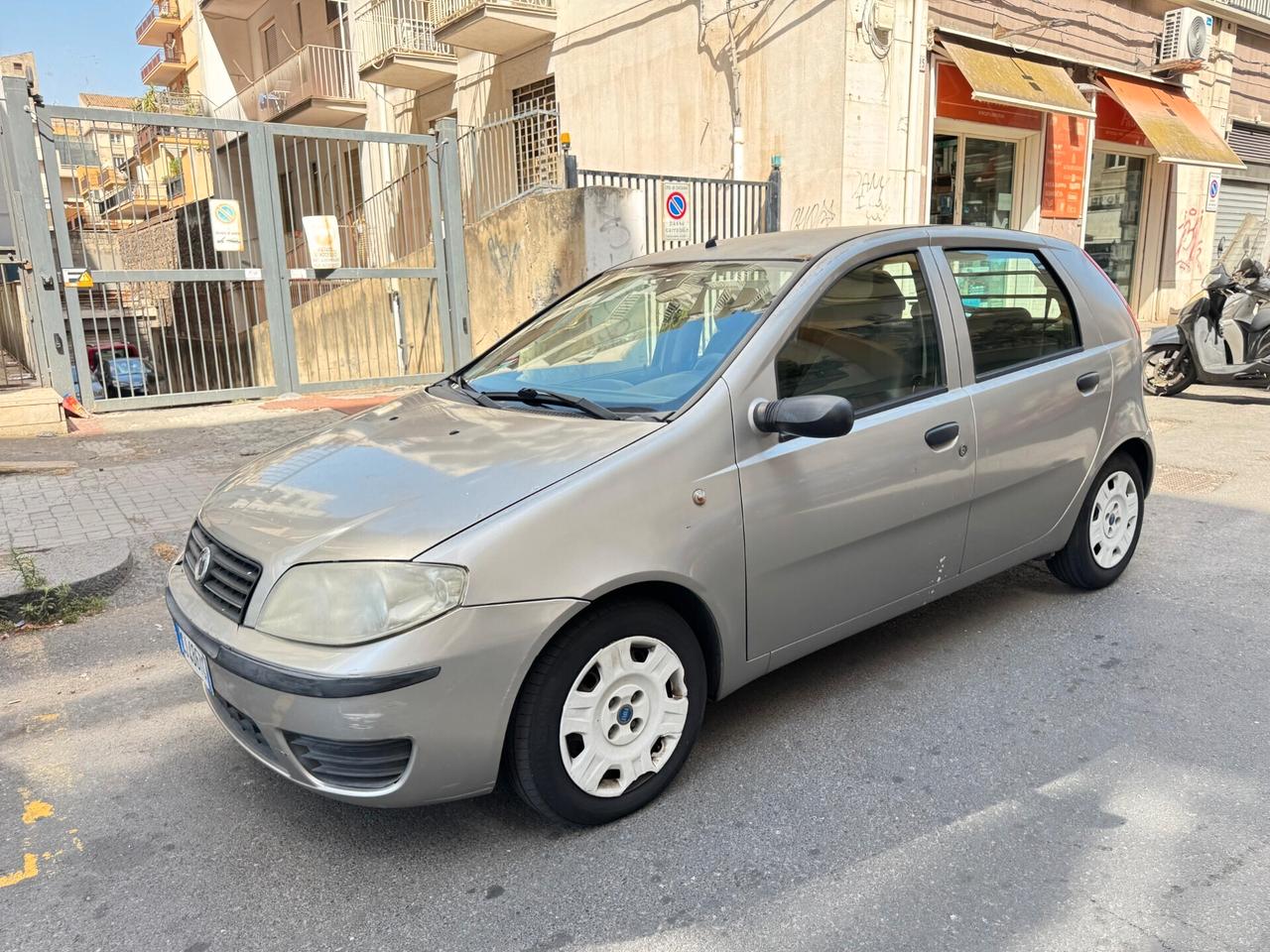 FIAT PUNTO 1.3 MULTIJET DIESEL – 5 PORTE – CLIMATIZZATA